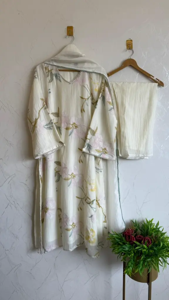 SN3832 WHITE.webp